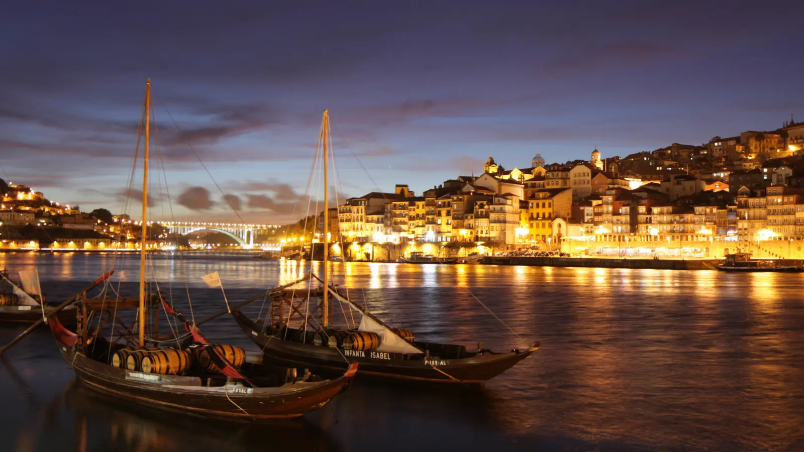 Authentic Fado & dinner experience in Porto: Best Fado restaurants to visit